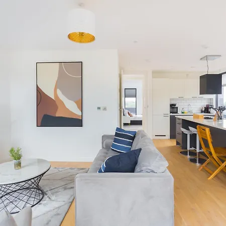 Apartment The Vale - Luxury London