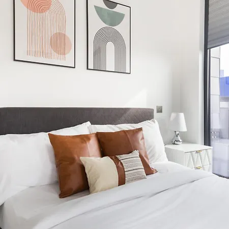 Apartment The Vale - Luxury London