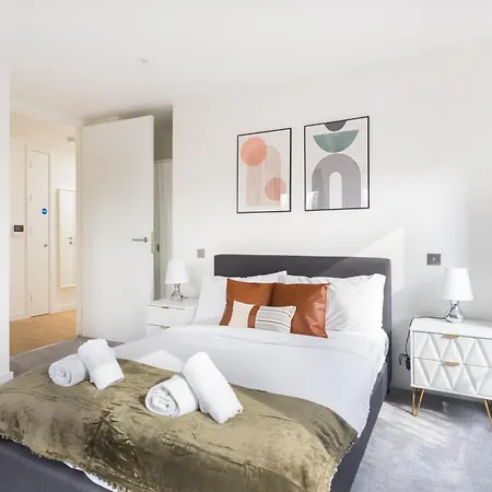 The Vale - Luxury Apartment London