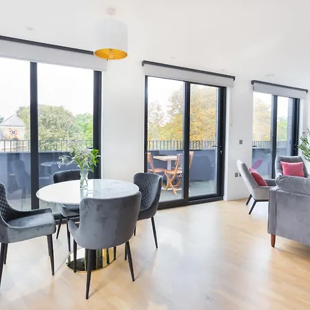 The Vale - Luxury Apartment
