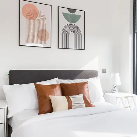 The Vale - Luxury Apartment *