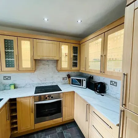 Apartment Stylish Two Bedroom Flat Colindale, Nw9 Close To Station *