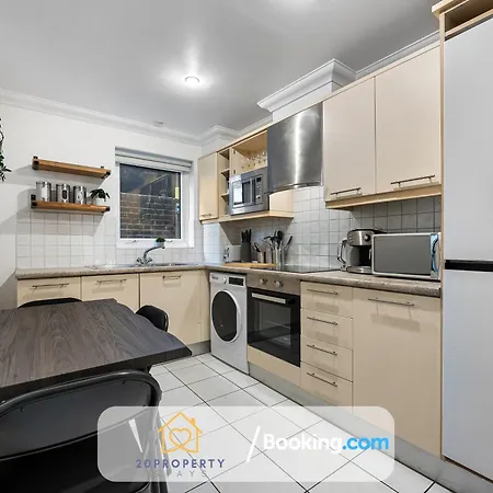Luxury Long In Bow Road Apartment