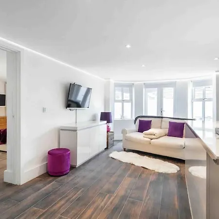 Luxury 1 Bed With Private Terrace & Parking - Heart Of Wanstead Village