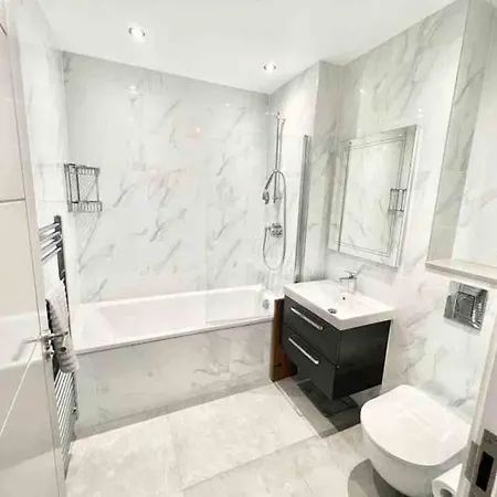 Aparthotel D & D Luxury Stanmore (Greater London)