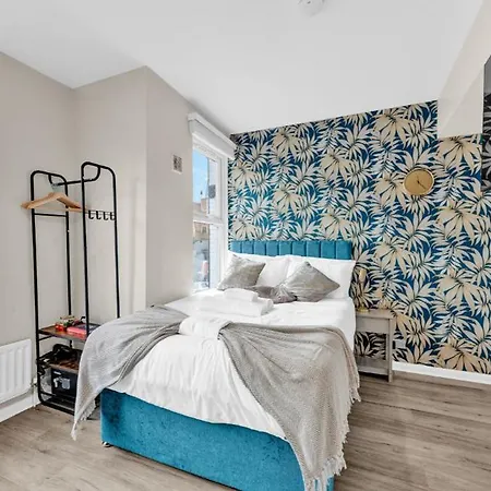 Blue Horizon: Captivating Cityscape Apartment