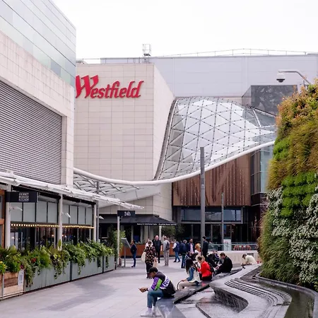 Central, Modern, Westfield, Close To Tube Station