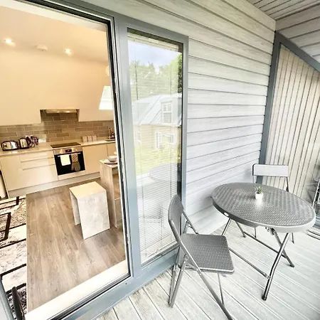 D & D Luxury Stanmore (Greater London)
