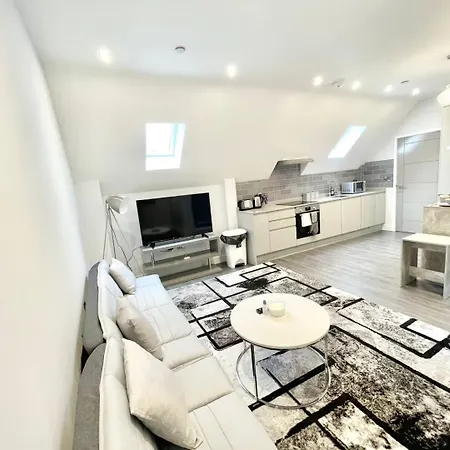D & D Luxury * Stanmore (Greater London)