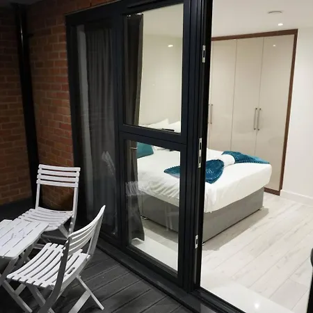 Queens Luxury Wembley Stadium -