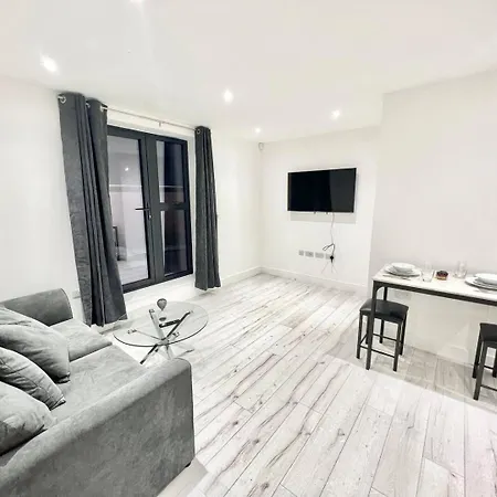 Aparthotel Queens Luxury Wembley Stadium - *