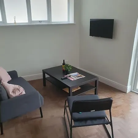 Apartment Beautiful New Built 2 Bedroom Purley