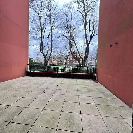 Luxury 2 Beds With 2 Bathrooms, Living Dining & Parking - East London Apartment *