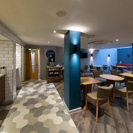 Express Victoria By Ihg Hotel