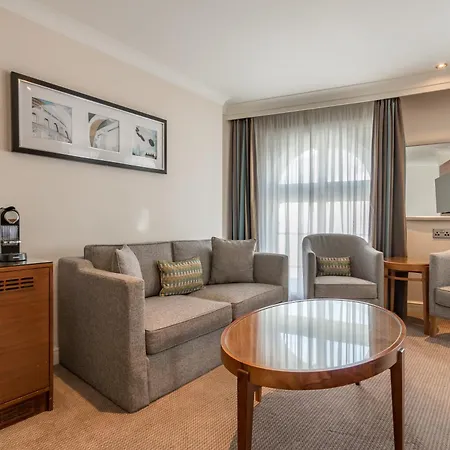 Thistle Piccadilly Hotel 4*