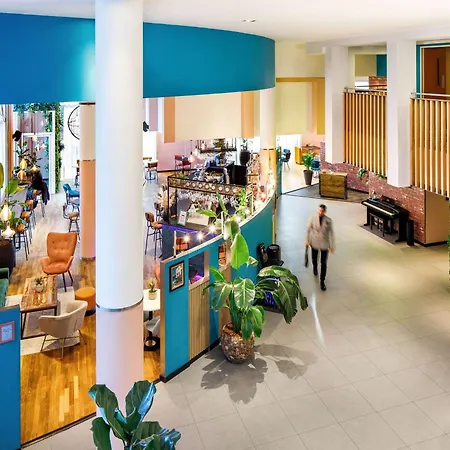 Novotel Greenwich 4*