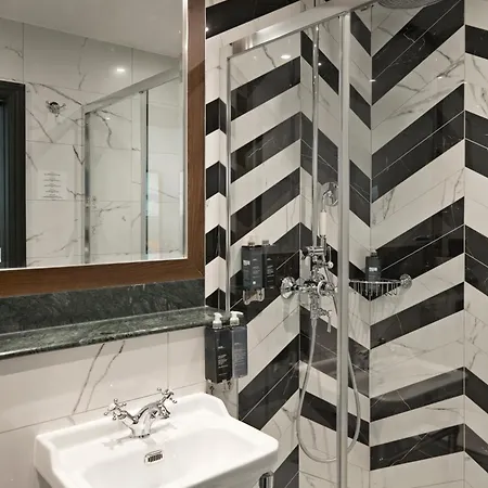 The Portico - Fka Hanover Victoria 4* Londra