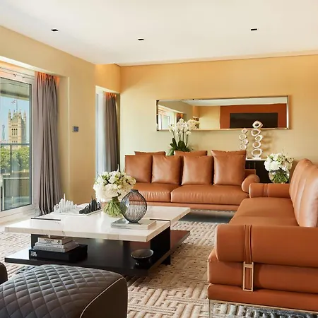 Park Plaza Riverbank Hotel