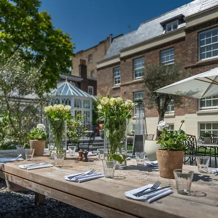 Harbour & Richmond Hotel