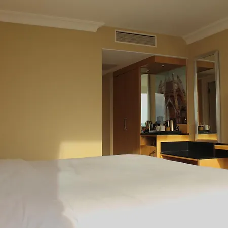 Renaissance London Heathrow Harlington (Greater London)