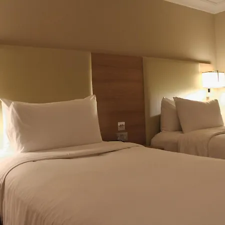 Renaissance London Heathrow 4*