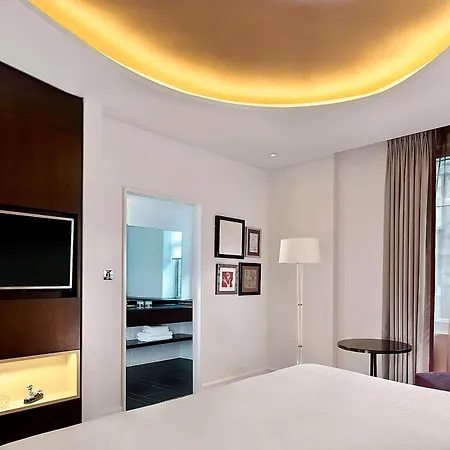 Sheraton Grand Park Lane Hotel 5*