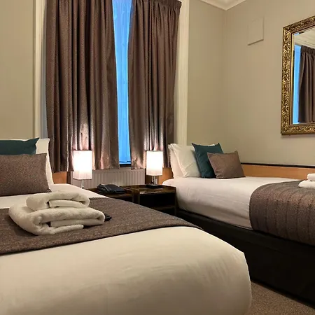 Hotel Tudor Court