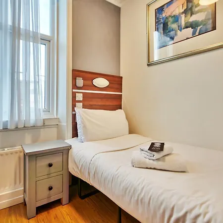 Huttons Hotel, Victoria لندن