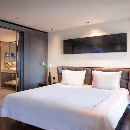 Park Plaza Riverbank 4*