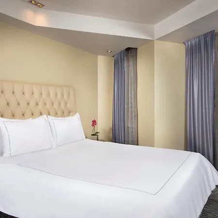 Park Plaza Riverbank