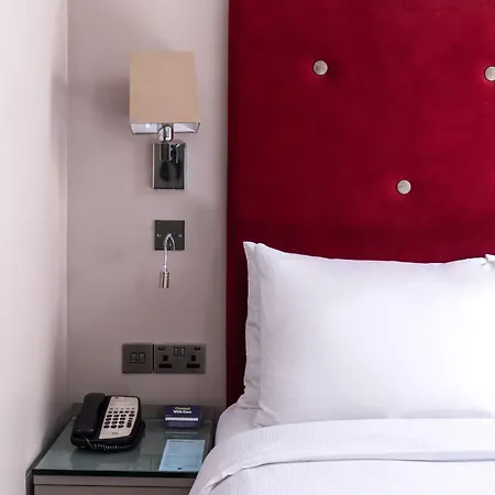 Doubletree By Hilton - West End Szálloda