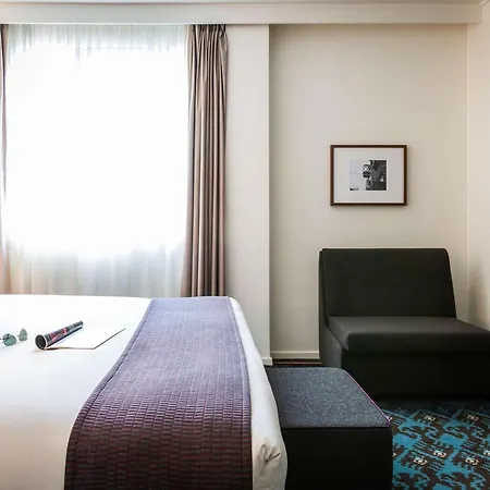 Mercure Bridge 4*