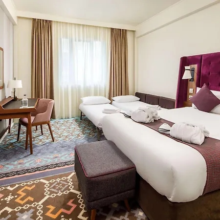 Mercure Bridge 4*