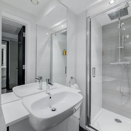 Mornington Victoria 4* London