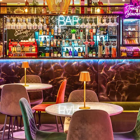 Hotel Mercure Bridge 4*