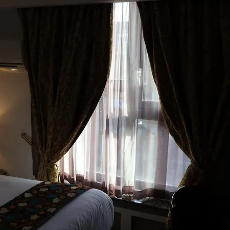 מלון Dreamtel Kensington
