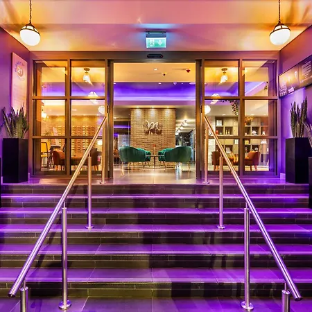 Hotel Mercure Bridge 4*
