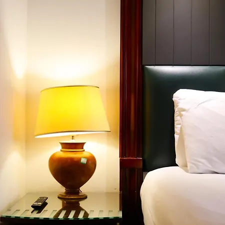 Dreamtel Kensington Hotel 3*