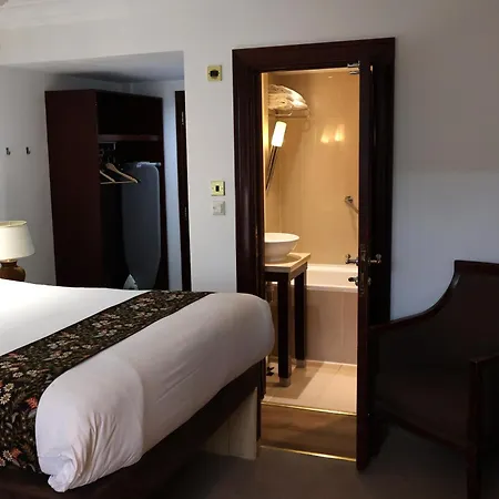 Dreamtel Kensington 3* London