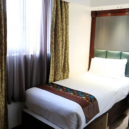 Dreamtel Kensington Hotel 3*