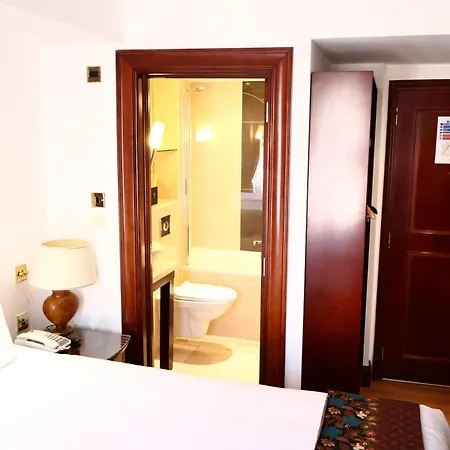 Dreamtel Kensington Hotel