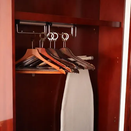 Dreamtel Kensington Hotel 3*