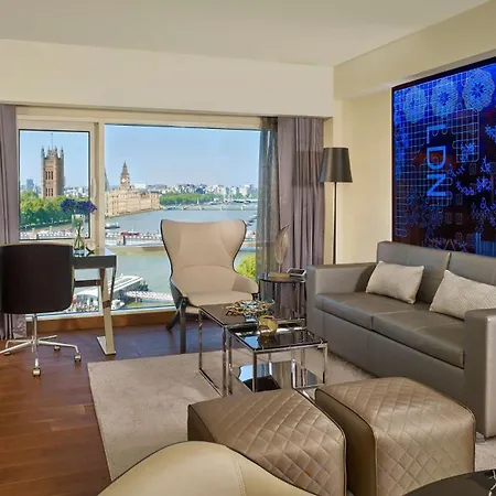 Hotel Park Plaza Riverbank