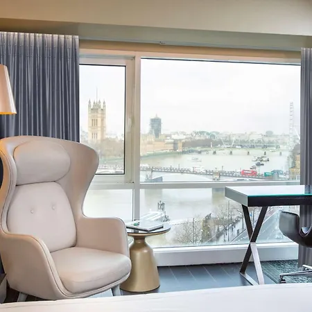 Park Plaza Riverbank 4*