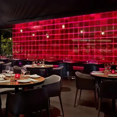 Park Plaza Riverbank