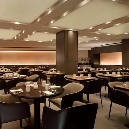 Park Plaza Riverbank 4*