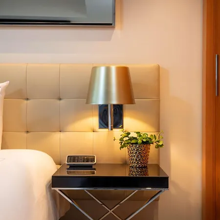 Park Plaza Riverbank Hotel