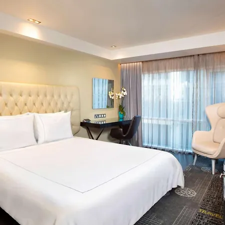 Park Plaza Riverbank Hotel