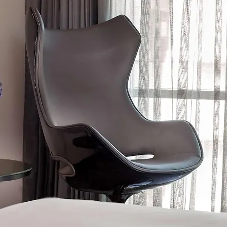 Park Plaza Riverbank 4* Londýn