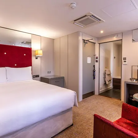Szálloda Doubletree By Hilton - West End London